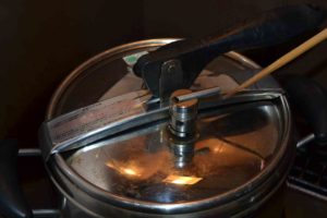 圧力鍋を使った玄米の炊き方 圧力調整